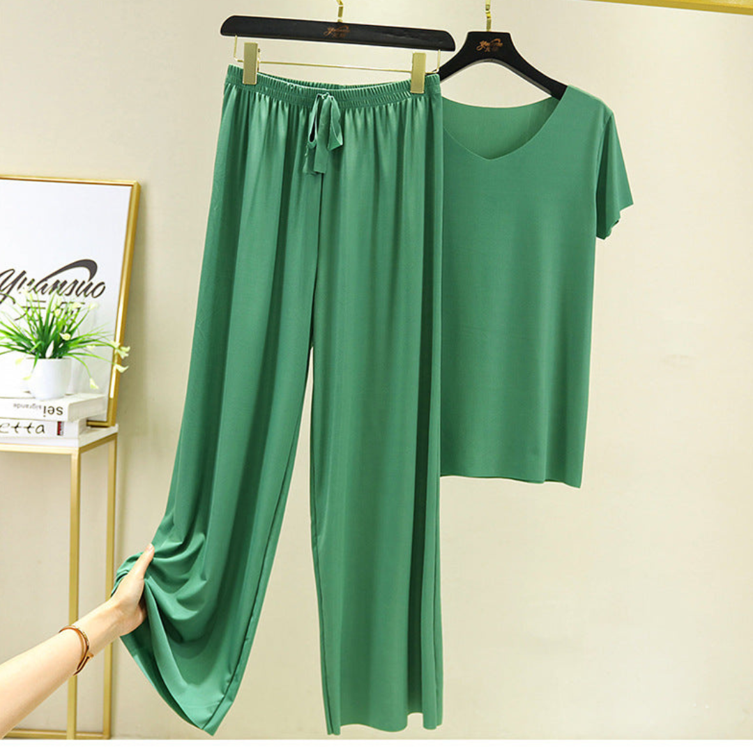 Gentle Women's T-Shirt + Trousers Set - Summer 2023