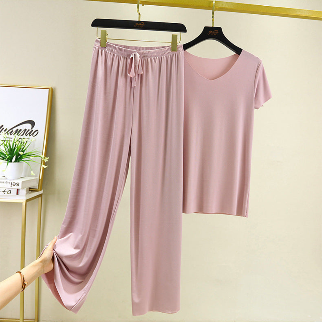 Gentle Women's T-Shirt + Trousers Set - Summer 2023
