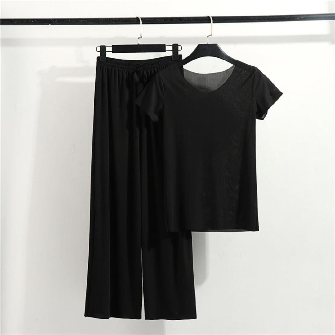 Gentle Women's T-Shirt + Trousers Set - Summer 2023
