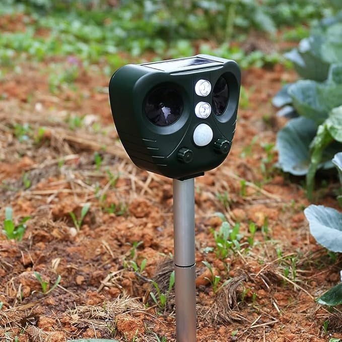 Waterproof Ultrasonic Solar Animal and Pest Repellent - PestFree