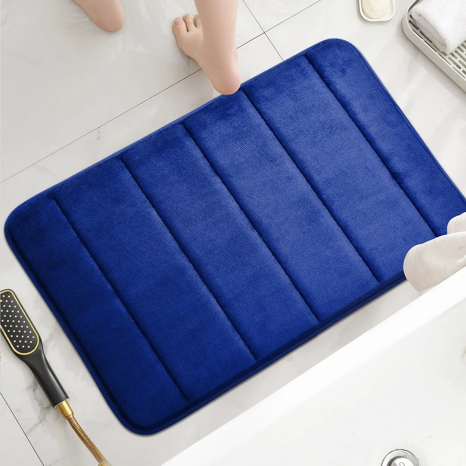 Velvet Bathroom Mat with Embossed Geometric Pattern